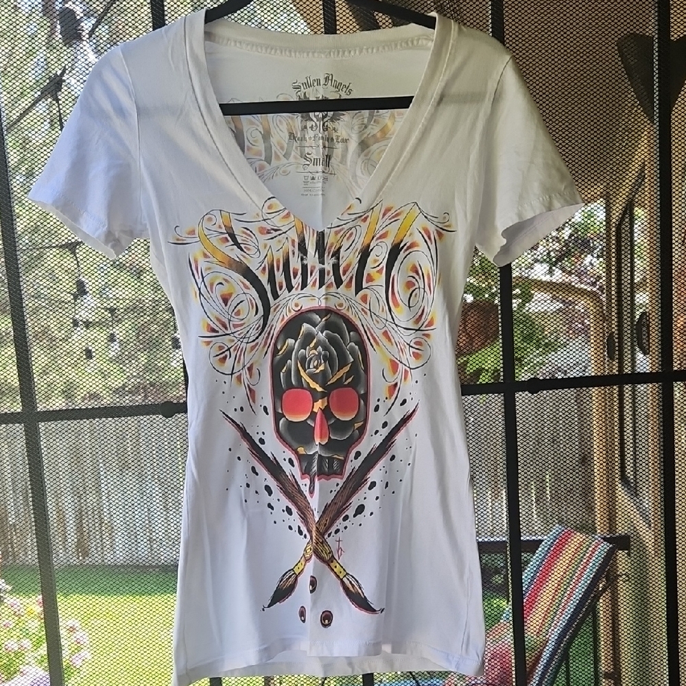 Sullen White Tee with Skull Graphic